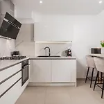 Gallery Megan2 With Parking Apartman *