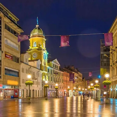 Gallery Megan2 With Parking *