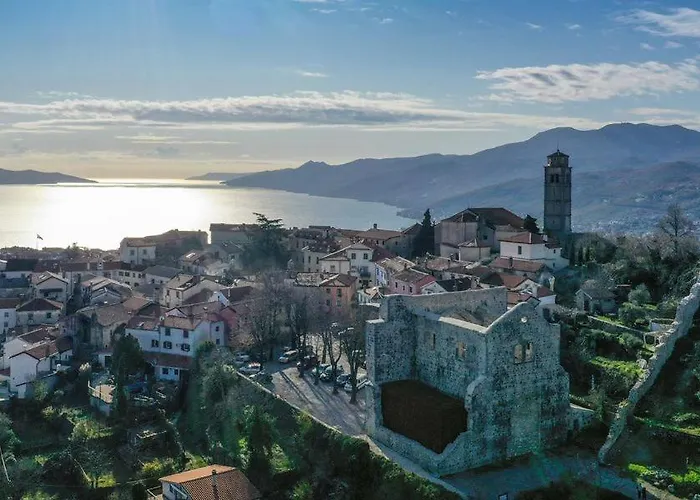 Gallery Megan2 With Parking *