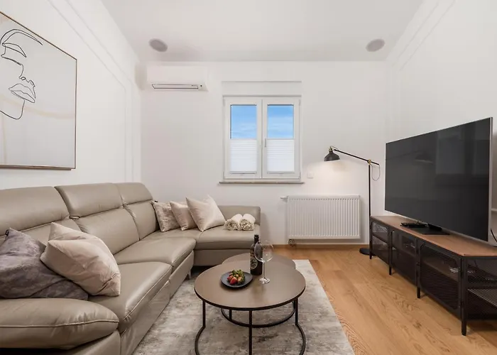 Gallery Megan2 With Parking